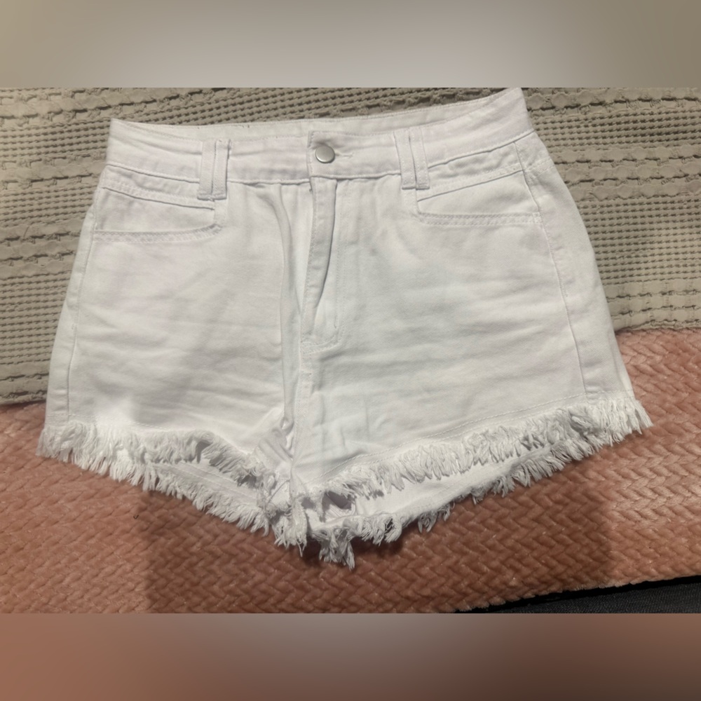 White Distressed Denim Shorts Frayed Hem High Rise Size Medium